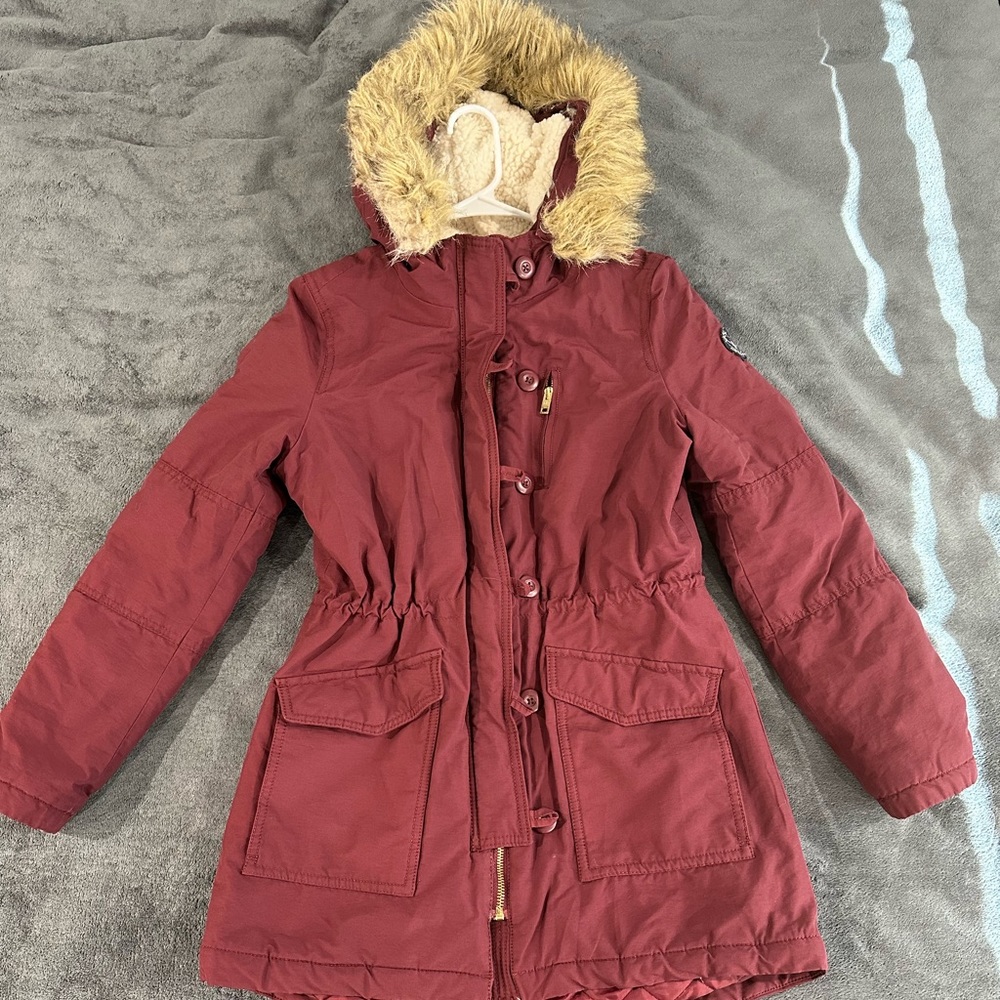 American Eagle Red Parka with detachable hood 
*lightly used*